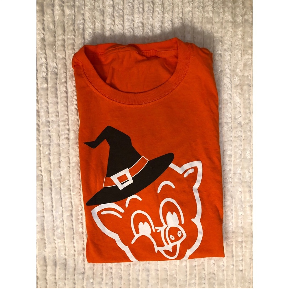 Like new Halloween Piggly Wiggly T-shirt Size M